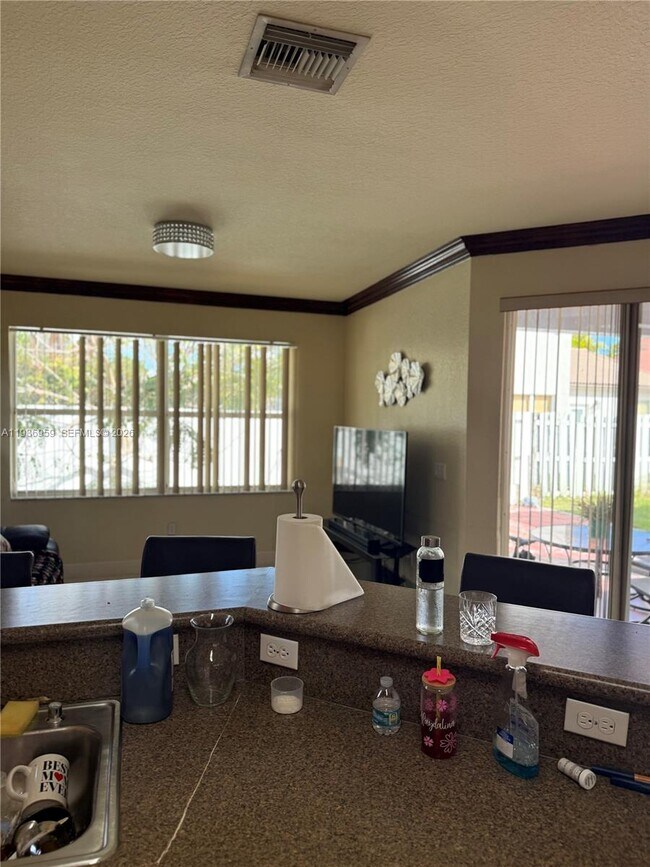 Building Photo - 3951 NE 13th Dr