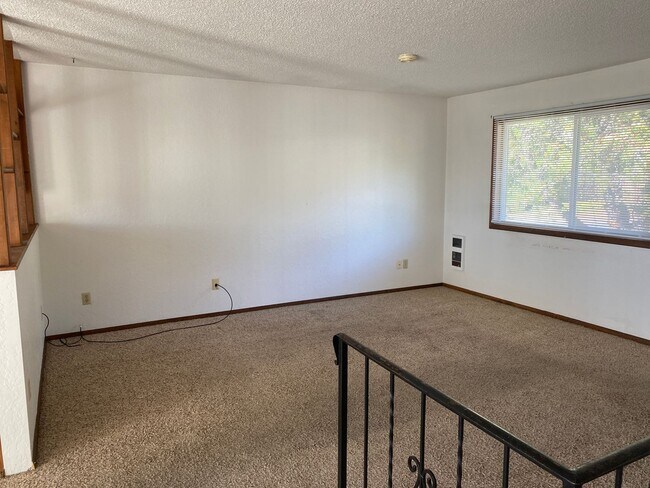 Building Photo - 2030-2040 NW Friel Street