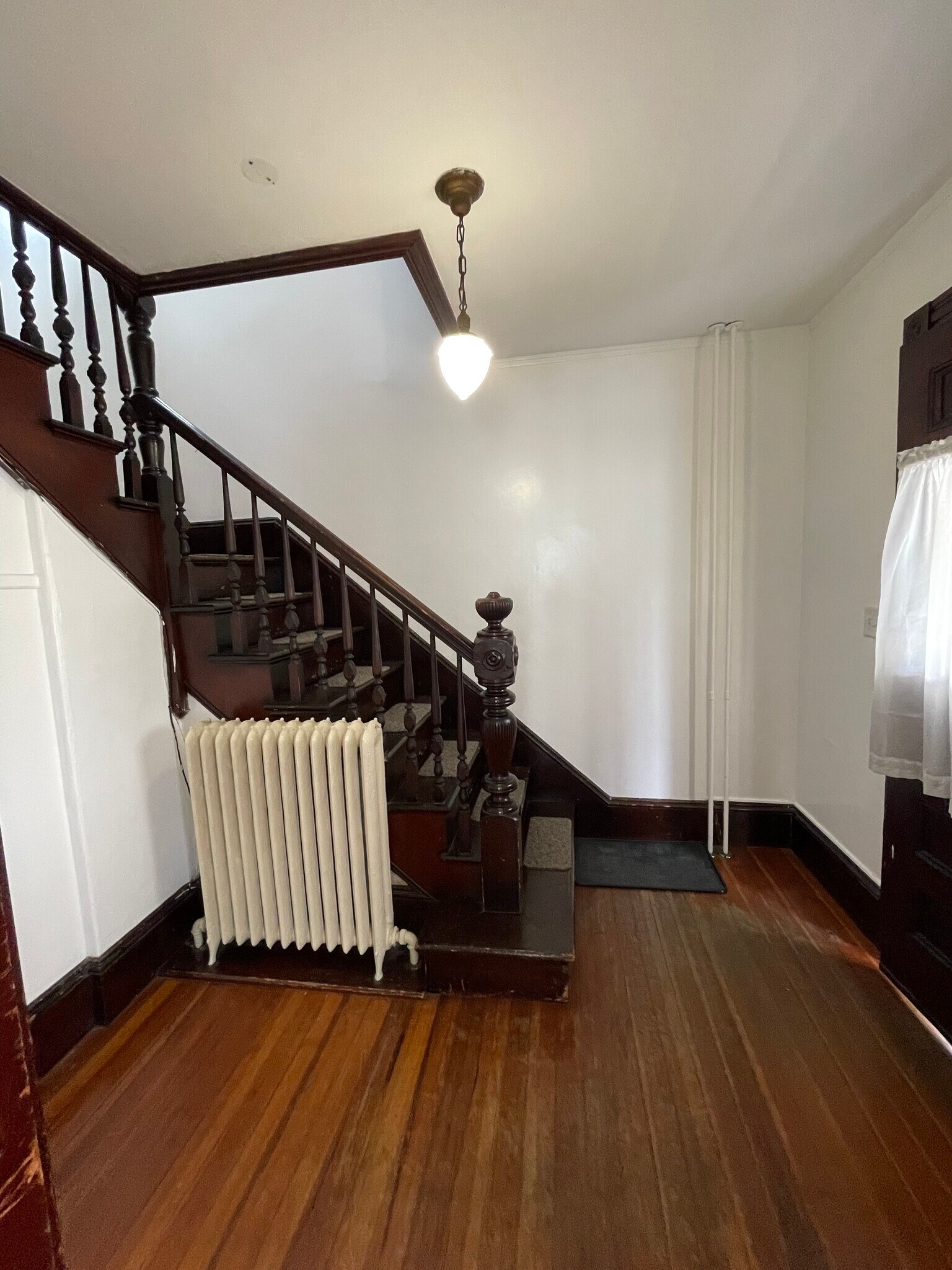 Foyer. - 15 Congdon Ave