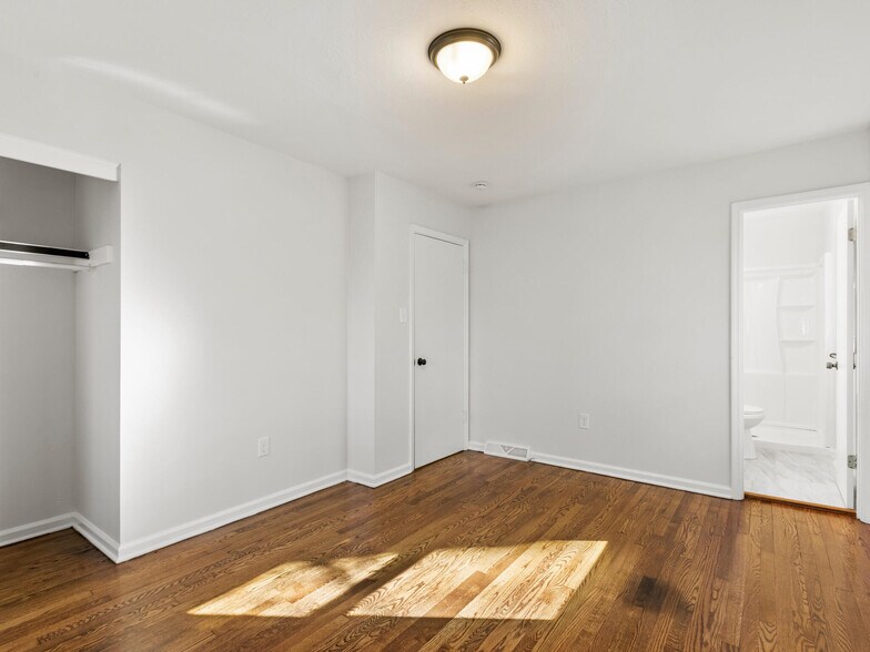 Building Photo - 51 W Chapel Rd