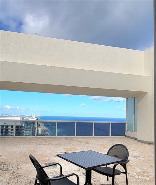 Building Photo - 1830 S Ocean Dr