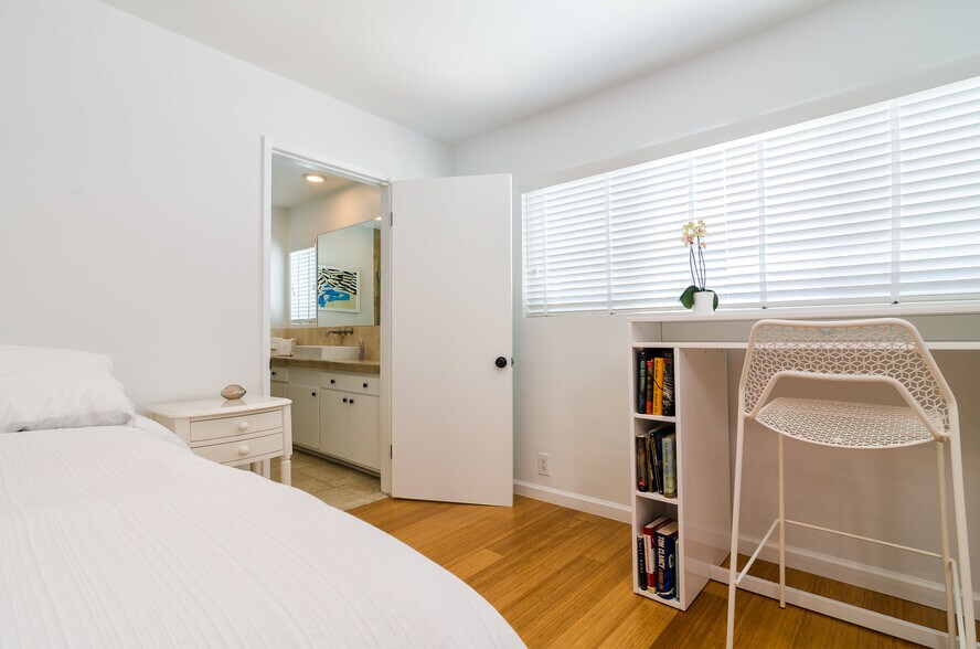 Building Photo - 22626 Pacific Coast Hwy