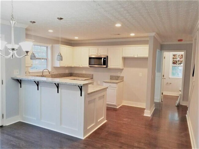 Building Photo - 2752 Mamie Ln