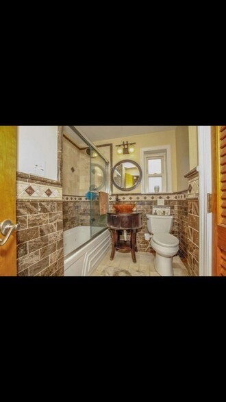 Building Photo - 58 E 14th St