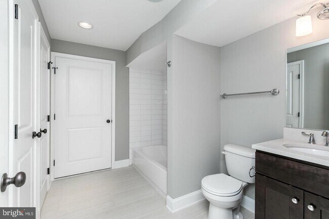 Building Photo - 1815 Westphal Pl