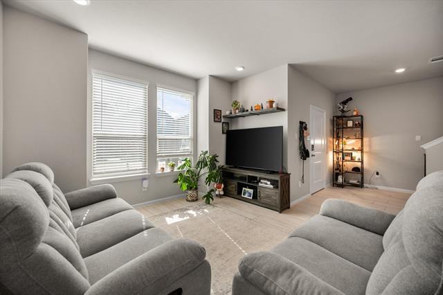 Building Photo - 3133 Strawberry Farm Ln