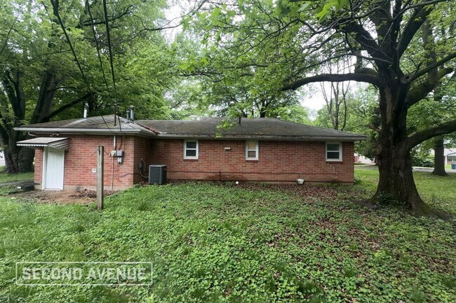 Building Photo - 25 Belle Dr