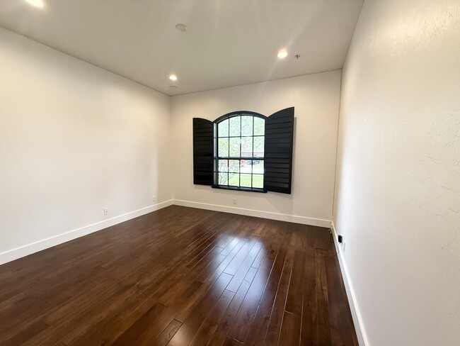 Building Photo - 3170 Siena Cir