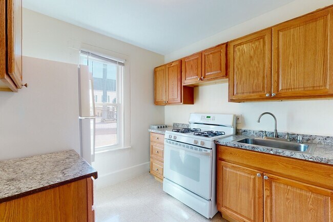 Building Photo - 34 Crescent 1 Crescent