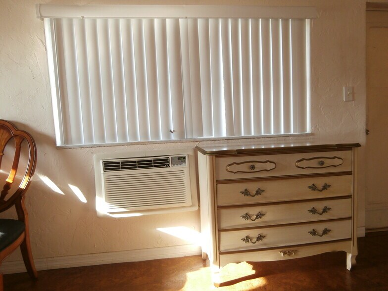 Building Photo - 300 Salem Ave NW