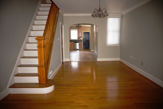 Building Photo - 1110 S Bouldin St