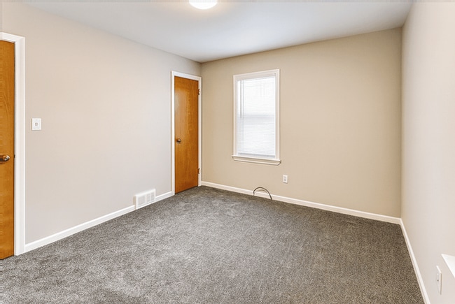 Building Photo - 1718 Chandler Rd