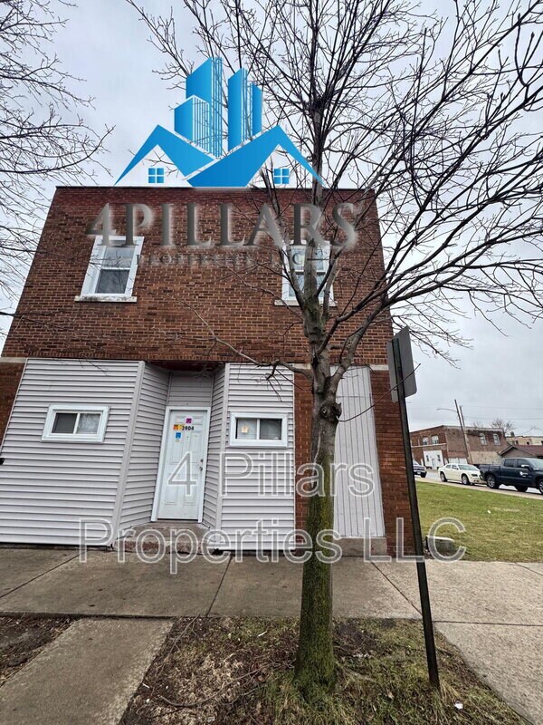 Building Photo - 3904 Deodar St