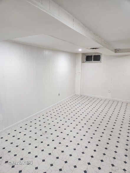 Building Photo - 3317 Ingleside Ave