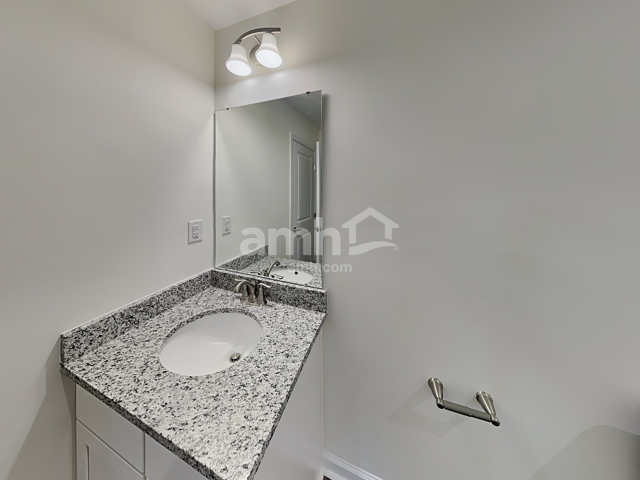 Building Photo - 661 Hamilton Park Dr