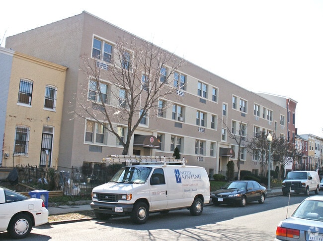 Building Photo - The Carlyle Condominium
