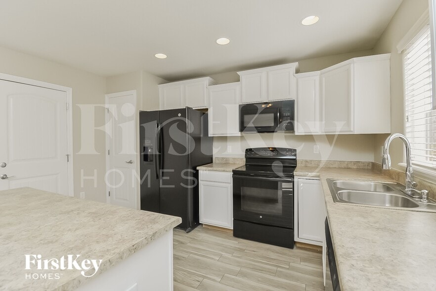 Building Photo - 6195 Wild Turkey Dr