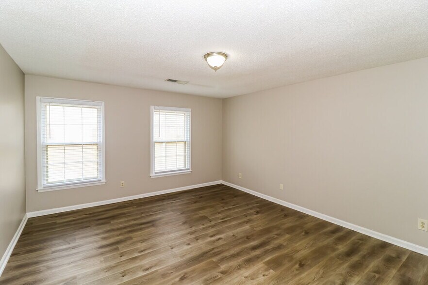 Building Photo - 329 Locust Grove Dr