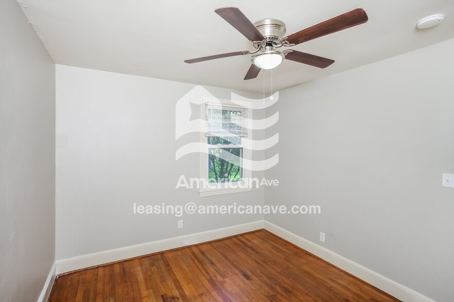 Building Photo - 2647 Glenwood Rd