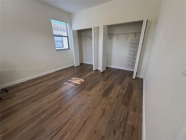 Building Photo - 3501 W 92nd Pl