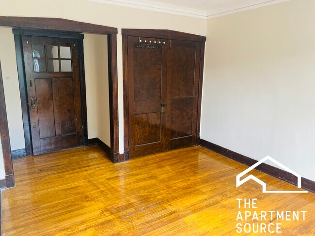 Building Photo - 100 Lincoln Ave