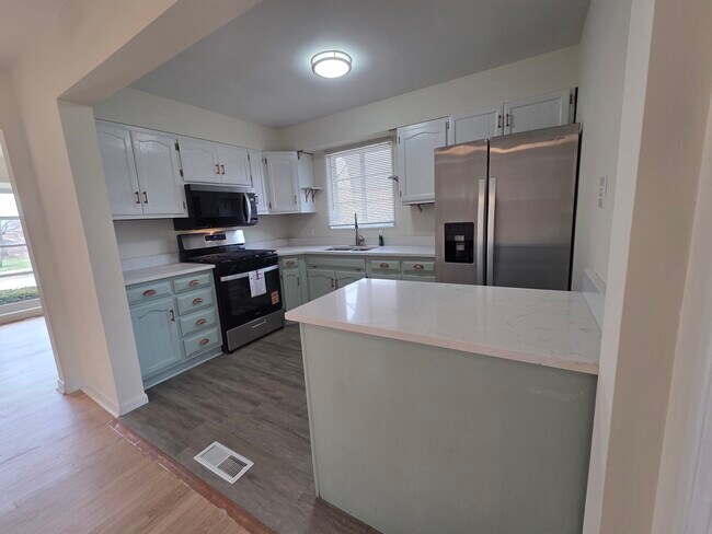 Building Photo - 2156 Downey Rd