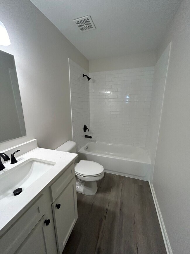 Building Photo - 1154-1160 S Washington Ave