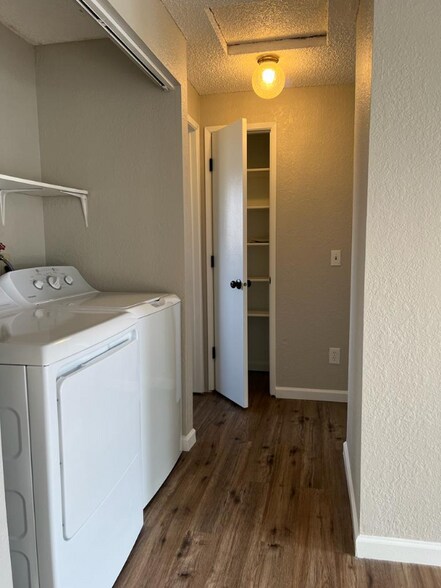 Building Photo - 1126 Benham Ct