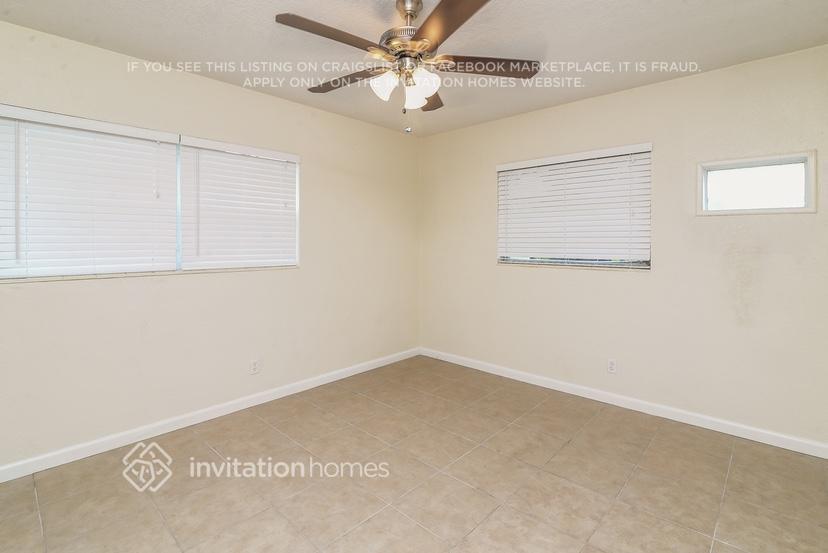 Building Photo - 10771 63rd Ave N