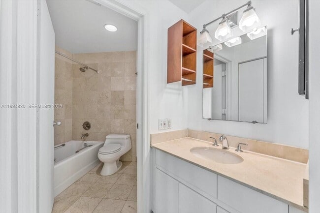 Building Photo - 888 Brickell Key Dr