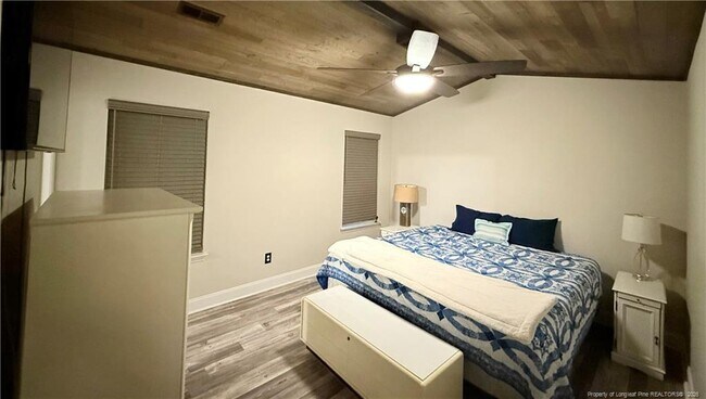 Building Photo - 5406 Ulloa Pl