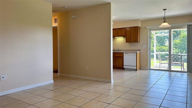 Building Photo - 6944 Rosemont Dr