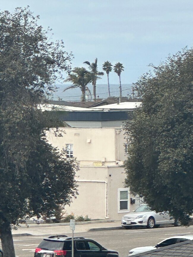 Building Photo - 1258 Ramona Ave
