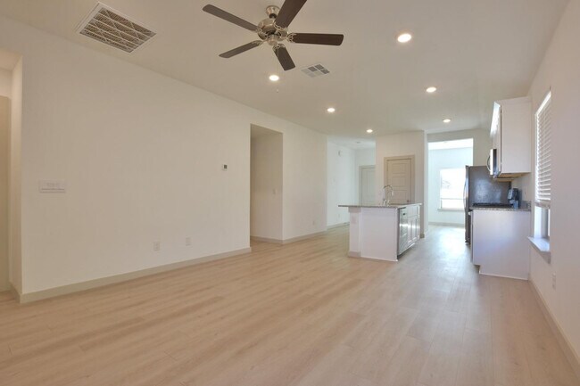 Building Photo - 7438 8th St