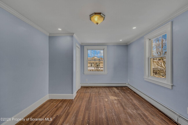 Building Photo - 2124 Shawnee Ave