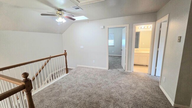 Building Photo - 4101 Pinewood Dr