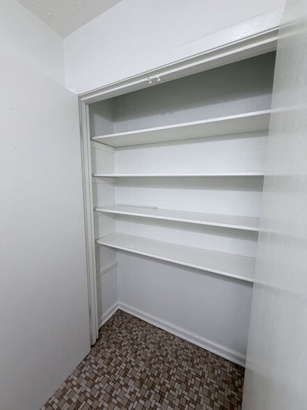 Building Photo - 5136 Warfield Dr