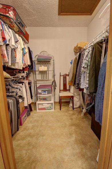 Building Photo - 438 Larkspur Ct