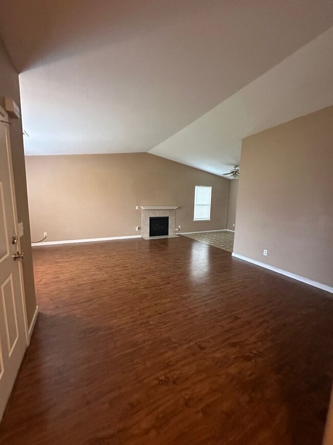 Building Photo - 1 Story Home