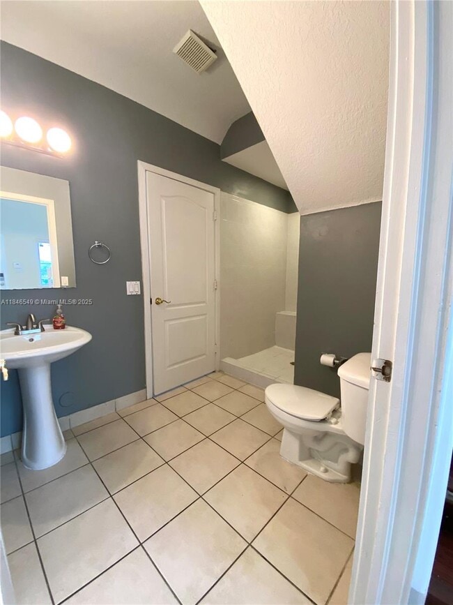 Building Photo - 12854 SW 49th Ct