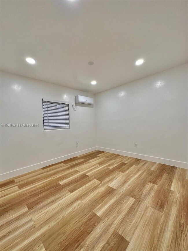 Building Photo - 5545 N Miami Ave