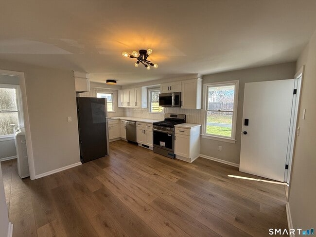 Building Photo - 3 Edgewood St