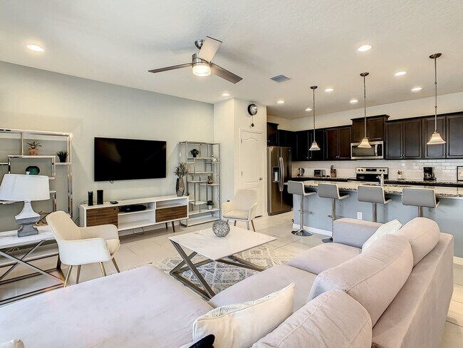 Building Photo - 2404 Tangier Dr