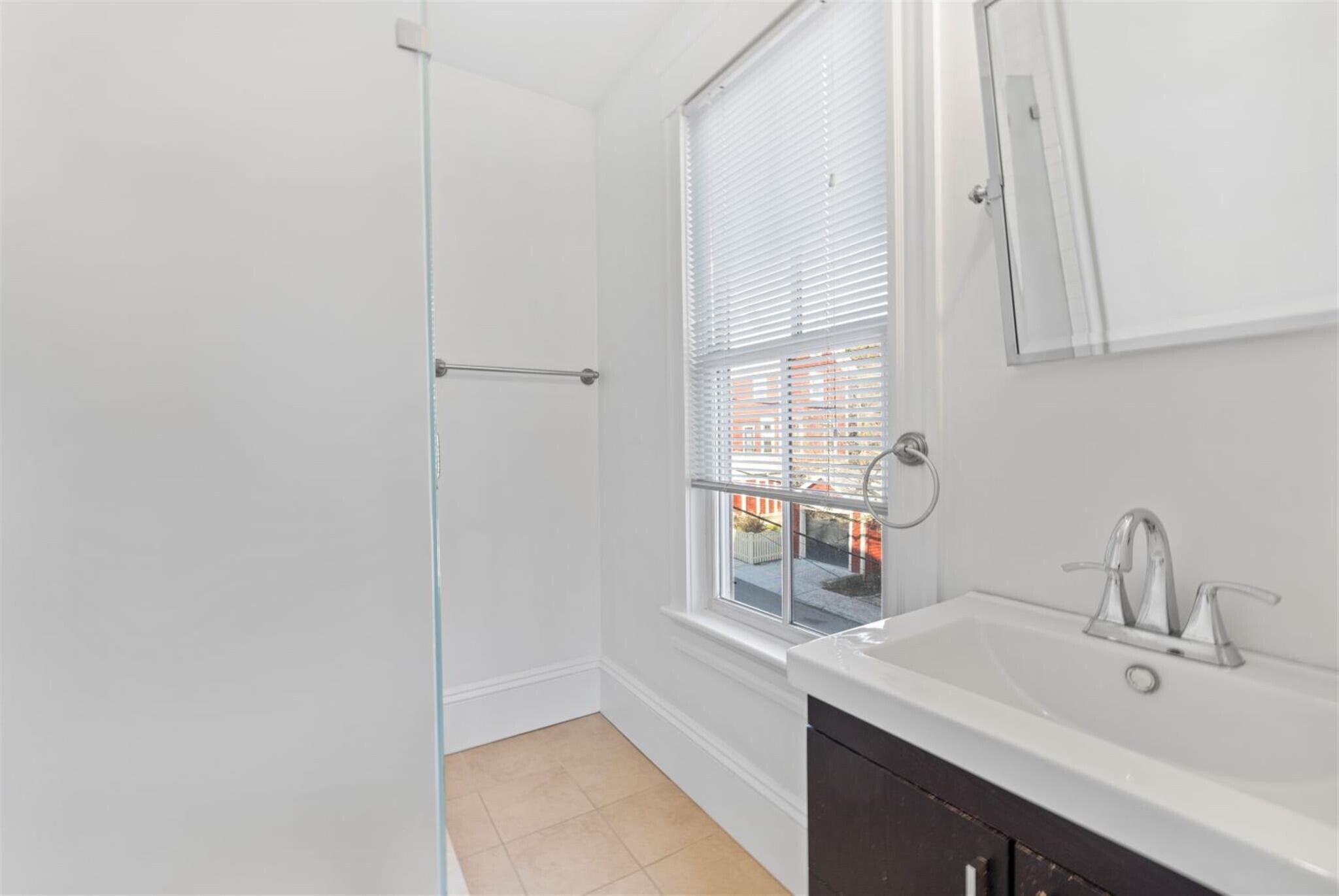 Building Photo - 28 Healey St