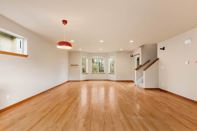 Building Photo - 14539 32nd Ave NE