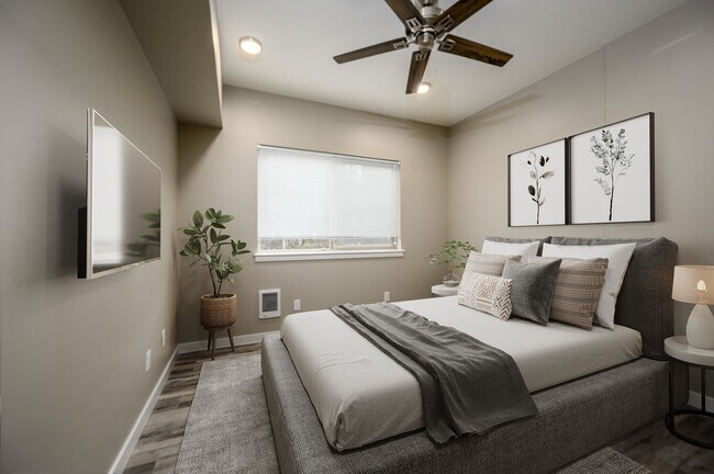 Building Photo - Calypso North