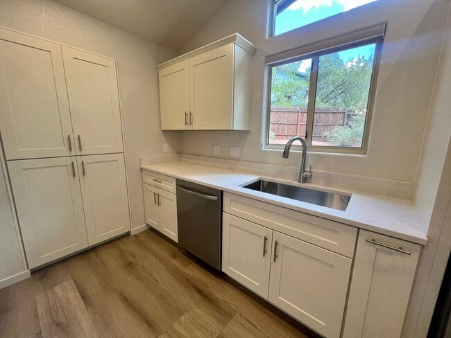 Building Photo - Unfurnished, 1-year long-term rental, Procure Only