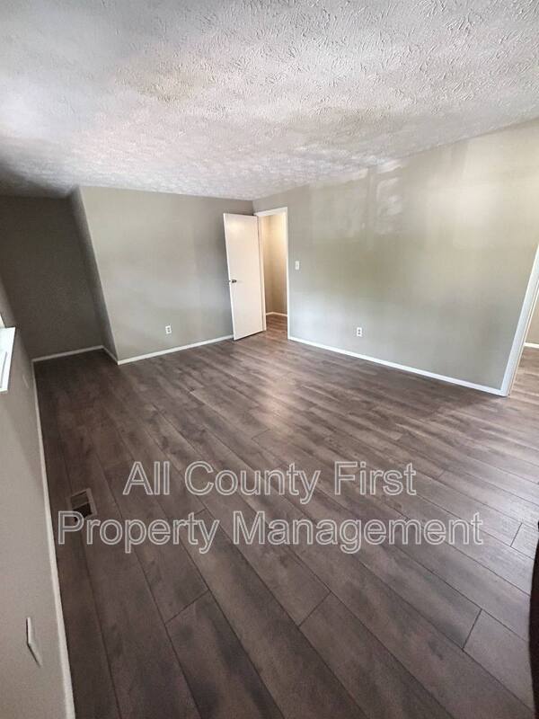 Building Photo - 923 Regal Path Ln