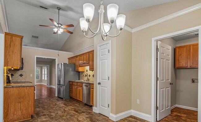 Building Photo - 163 Sugar Plum Dr