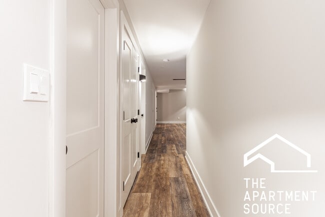 Building Photo - 2509 W Diversey Ave